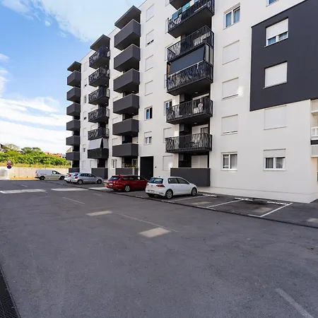 Dalmatian Breeze * Brodarica (Zadar)