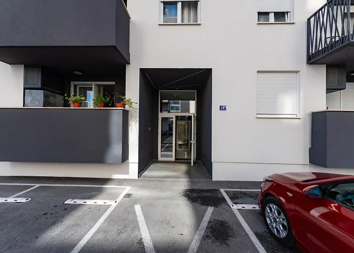 Dalmatian Breeze Apartman *