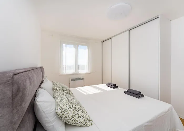 Dalmatian Breeze Brodarica (Zadar)