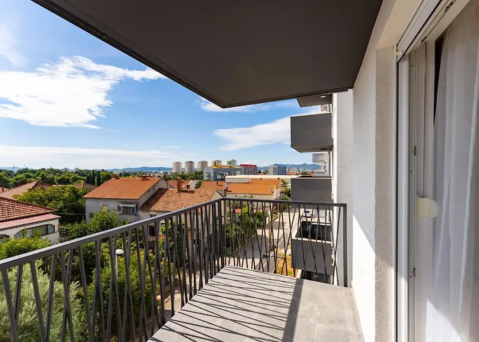 Dalmatian Breeze Brodarica (Zadar)