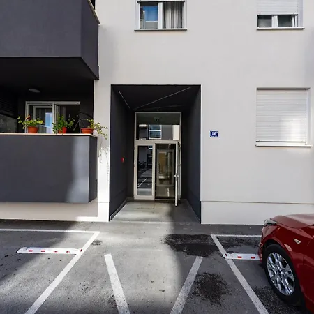 Dalmatian Breeze Apartament *