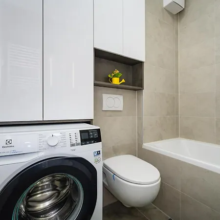 Dalmatian Breeze Brodarica (Zadar)