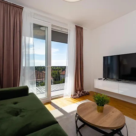 Dalmatian Breeze Brodarica (Zadar)