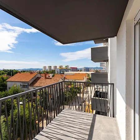 Dalmatian Breeze Brodarica (Zadar)