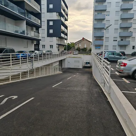 Dalmatian Breeze Apartament *